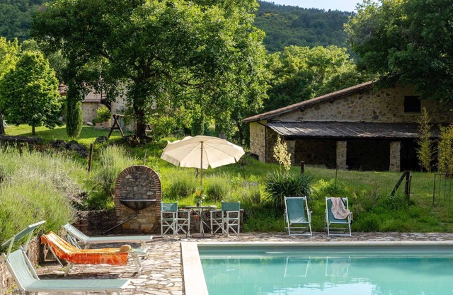 Estupenda casa de vacaciones privada para 16 personas con piscina privada, WIFI y aparcamiento