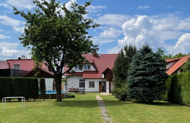Maravillosa casa de vacaciones privada con WIFI, TV, patio, mascotas permitida y aparcamiento