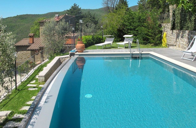 Estupenda casa de vacaciones privada para 6 personas con piscina privada, TV, terraza y aparcamiento