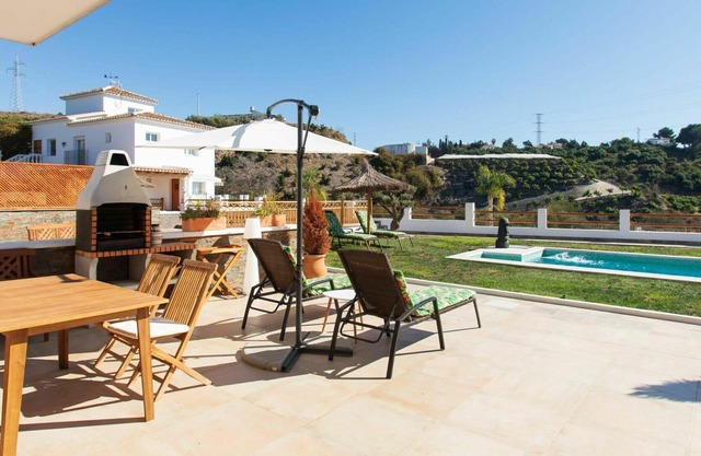 Estupenda casa de vacaciones privada con WIFI, piscina privada, A/C, TV, terraza y aparcamiento