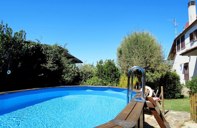 Preciosa casa de vacaciones privada con piscina, WIFI, TV, terraza, mascotas permitida, aparcamiento