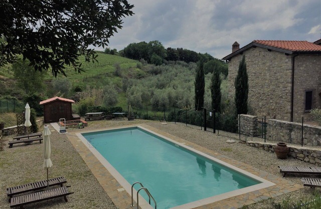 Casa de vacaciones privada con piscina, A/C, WIFI, TV, patio, vista panorámica, cerca de Siena