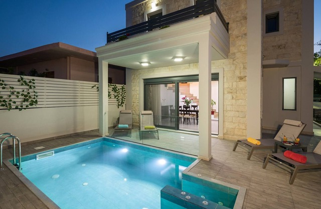 Hermosa villa con piscina privada con gimnasio, estacionamiento y barbacoa