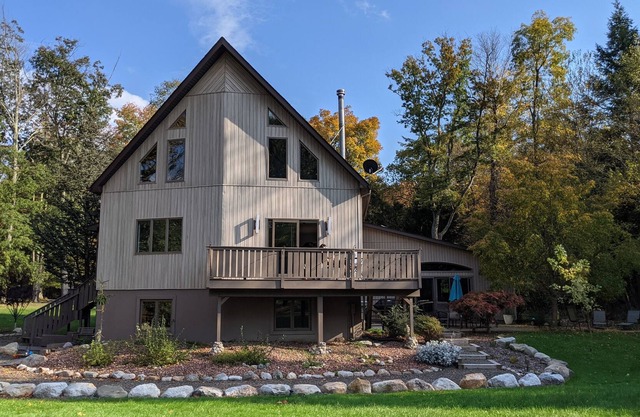 Beautiful Private & Spacious Country House, 4BR