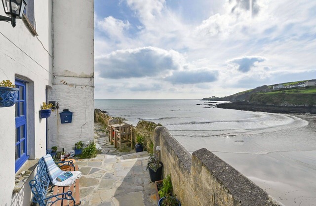 Preciosa casa de vacaciones para 4 personas con WIFI, TV, patio, mascotas permitida y aparcamiento