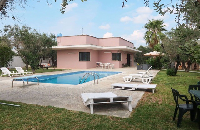 Estupenda casa de vacaciones privada con piscina privada, A/C, WIFI, TV, terraza, aparcamiento