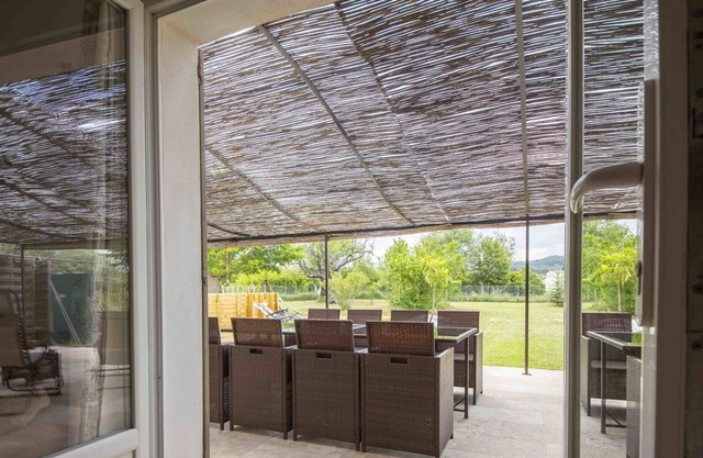 Beautiful private villa for 6 guests with WIFI, private pool, A/C, TV, patio and parking