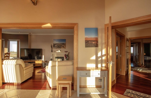 Estupenda casa de vacaciones privada con WIFI, jacuzzi, TV, patio, vista panorámica y aparcamiento