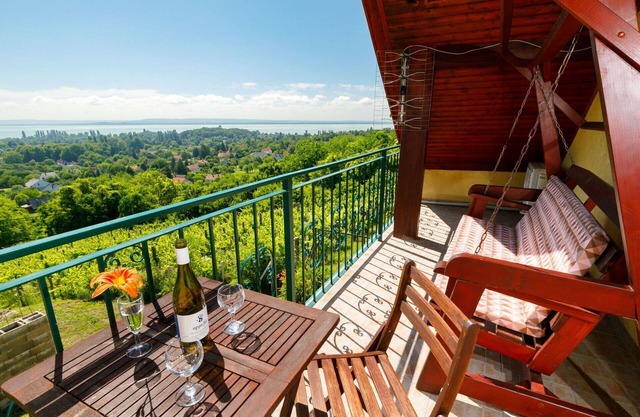 Estupenda casa de vacaciones privada para 4 personas con WIFI, A/C, TV, patio y aparcamiento