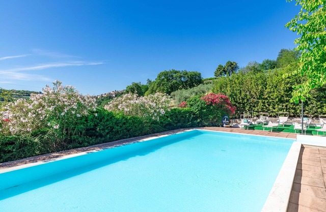 Casa de vacaciones privada con WIFI, piscina privada, TV, patio, vista panorámica, aparcamiento
