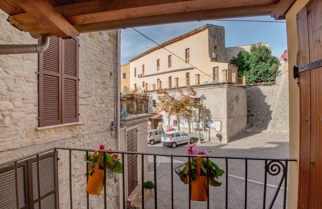 Beautiful private villa for 4 people with balcony and pets allowed