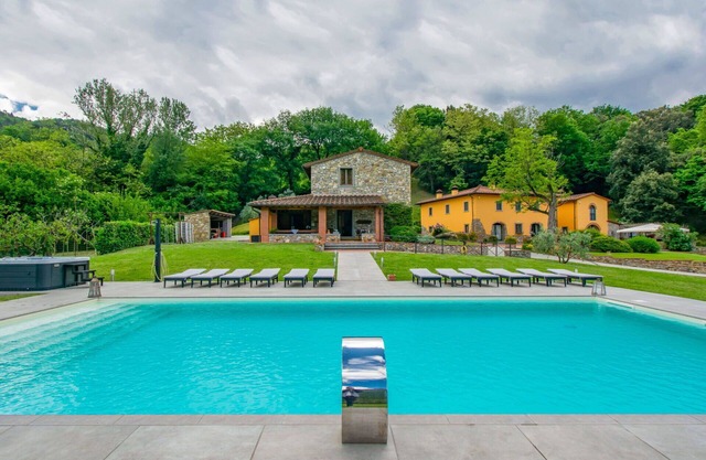 Casa de vacaciones privada con piscina privada, A/C, WIFI, jacuzzi, TV, balcón, aparcamiento