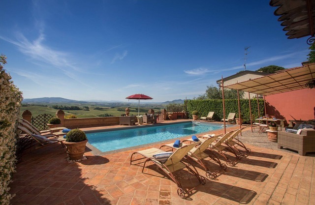 Estupenda casa de vacaciones privada con piscina, A/C, WIFI, TV, vista panorámica y aparcamiento