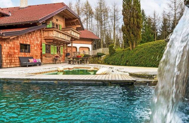 Preciosa casa de vacaciones privada con jacuzzi, TV, patio, mascotas permitida y aparcamiento