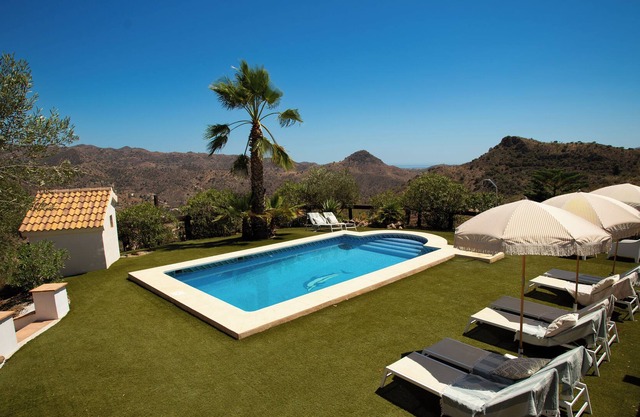 Beautiful private villa heated pool with stunning mountain view near Málaga
