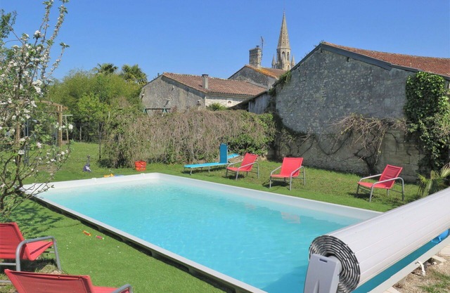 Casa de vacaciones privada con piscina privada, WIFI, TV, terraza, mascotas permitida, aparcamiento