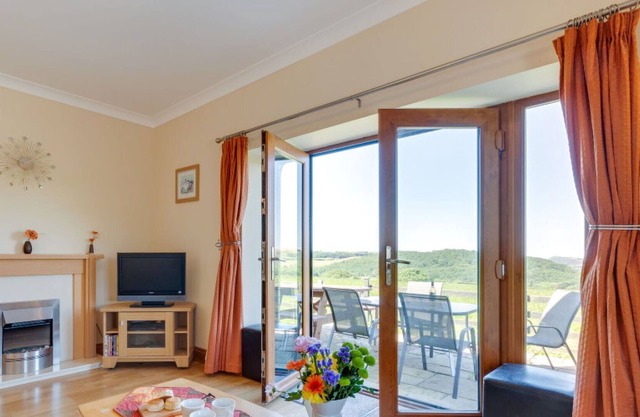 Casa de vacaciones privada con WIFI, TV, patio, mascotas permitida, vista panorámica, aparcamiento