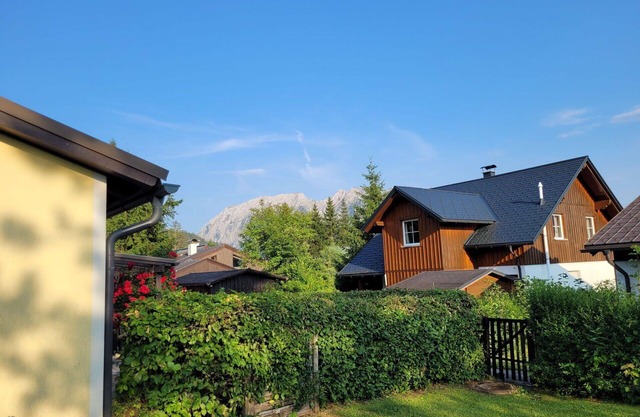 Beautiful private villa for 6 people with WIFI, TV, patio, pets allowed and parking