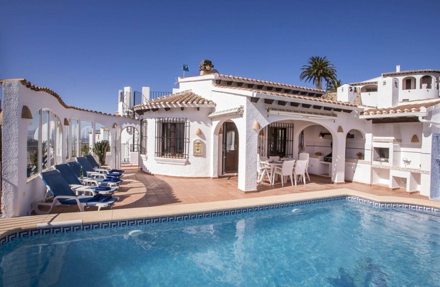 Preciosa casa de vacaciones privada con piscina privada, A/C, WIFI, TV, patio y aparcamiento