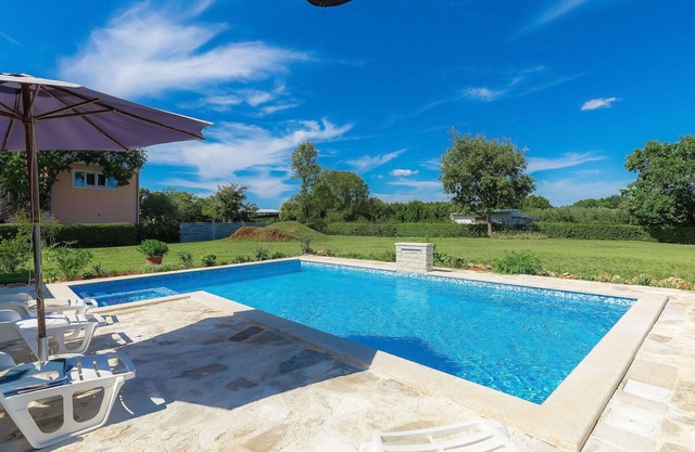 Estupenda casa de vacaciones privada con WIFI, A/C, piscina privada, TV, patio, aparcamiento