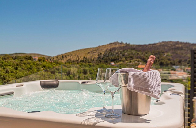 Casa de vacaciones privada con A/C, WIFI, jacuzzi, piscina privada, TV, terraza, aparcamiento