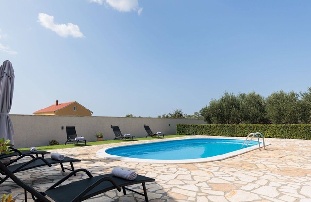 Estupenda casa de vacaciones privada para 6 personas con A/C, WIFI, piscina privada, TV y terraza