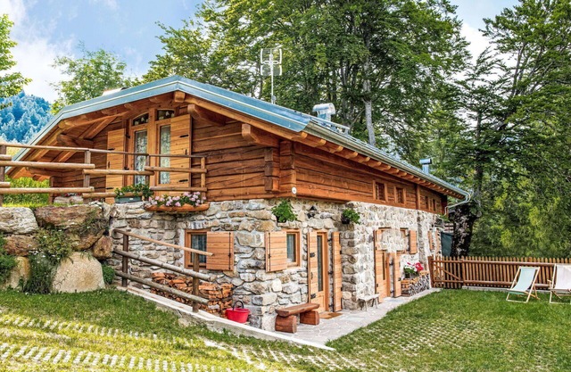 Casa de vacaciones privada con WIFI, TV, patio, mascotas permitida, vista panorámica, aparcamiento