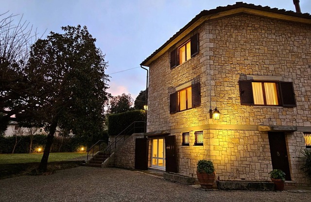 Preciosa casa de vacaciones privada con piscina privada, WIFI, TV, veranda y aparcamiento