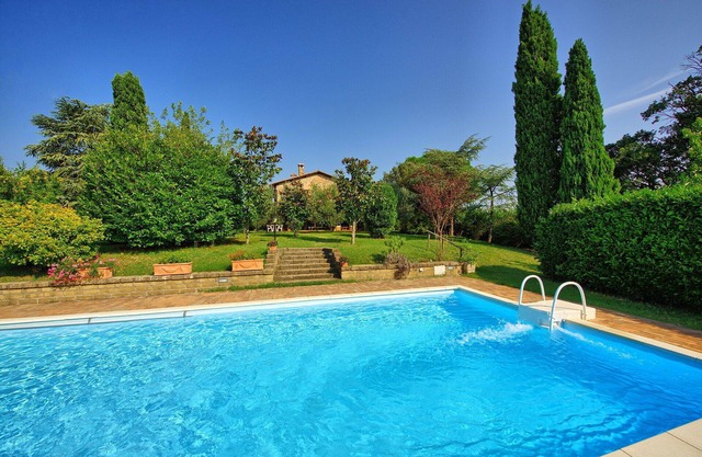 Preciosa casa de vacaciones privada con piscina privada, A/C, TV, vista panorámica y aparcamiento