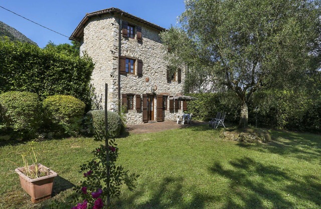 Estupenda casa de vacaciones privada con WIFI, TV, patio, mascotas permitida y aparcamiento