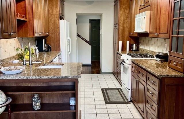 Beautiful Private west Knoxville home 2700sf