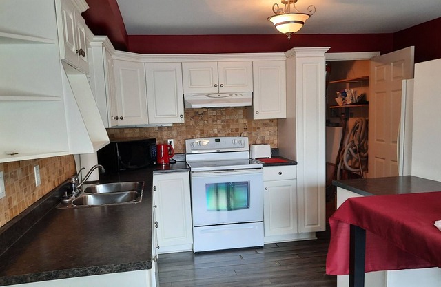Beautiful Property in a relaxed setting. Close to the City.