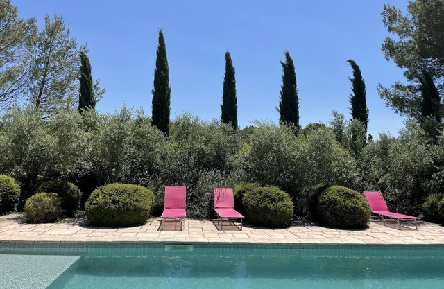 1hect quiet: propiedad familiar excepcional con piscina, viñedos, bosques y juegos