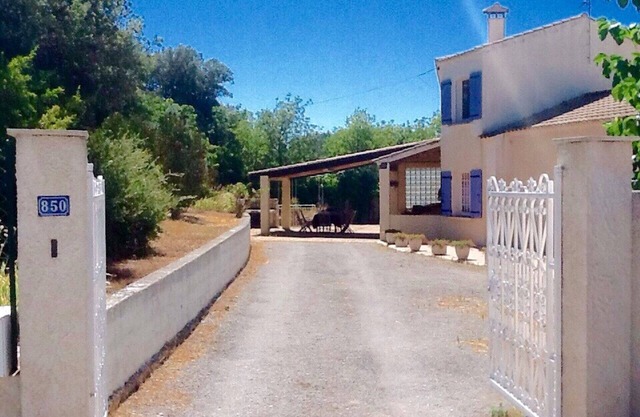 hermosa villa con piscina