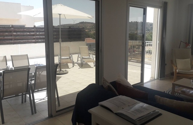Hermoso Penthouse tranquilo y soleado bien equipado con WIFI y PISCINA gratis