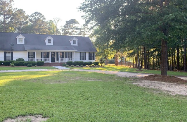 Beautiful Quiet Country Home