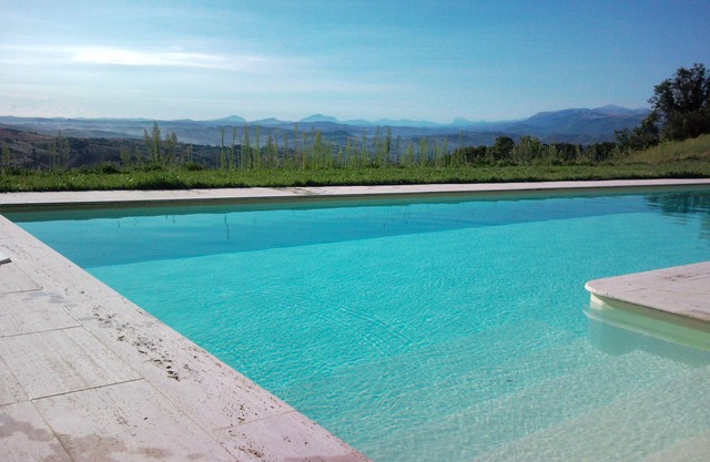 Hermosa casa restaurada, vistas excepcionales, tranquila piscina grande, privado
