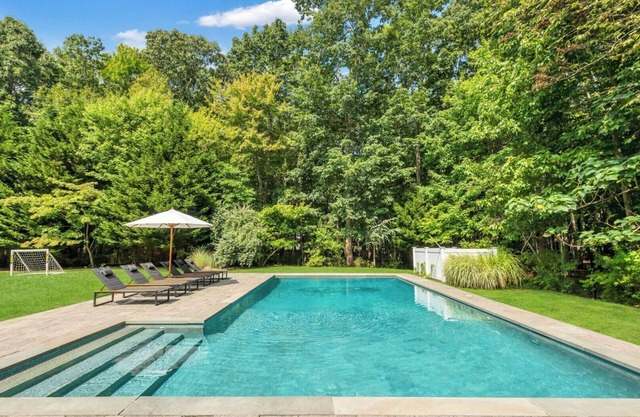 Beautiful Ranch Style Shelter Island Home with Private Pool, Close to Golf...