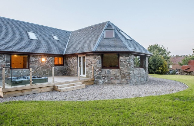 Hermosa casa relajante en una ubicación fantástica y tranquila cerca de Dundee con jacuzzi