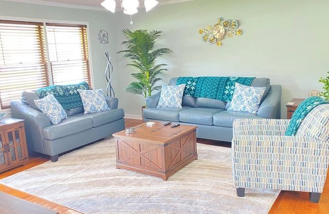 Beautiful relaxing home close to all Myrtle beach has to offer.