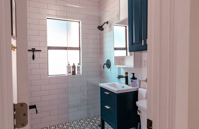Beautiful remodeled historical home in safe neighborhood downtown.