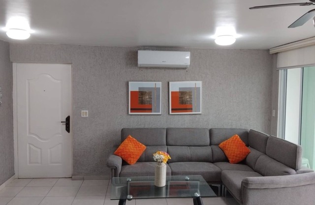 Luxury Condo. spacious 3-beds, 2 baths in this vibrant area in San Francisco,