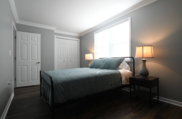 Beautiful Remodeled House, 3 Blocks from DT+Lake! Pet Friendly