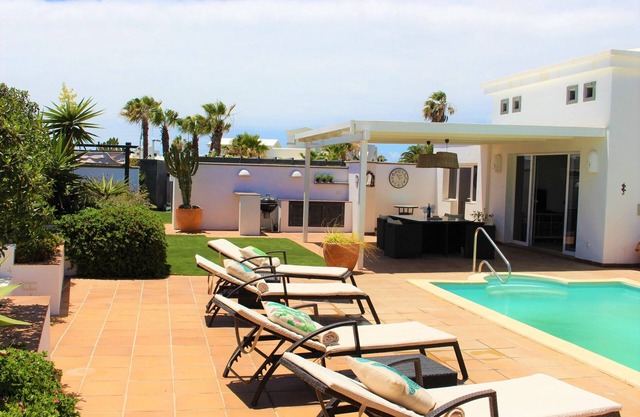 Nuevo a partir de julio de 2019 - hermosa villa con piscina privada