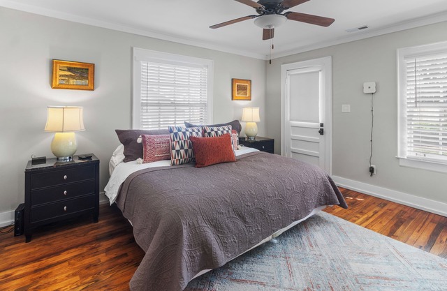Beautiful renovated home minutes to downtown perfect for a family or batch trip