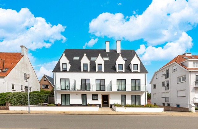 Beautiful renovated studio in Zeebrugge on the beach