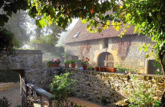 Hermosa y romántica casa de piedra en más de 400 años de domaine ****