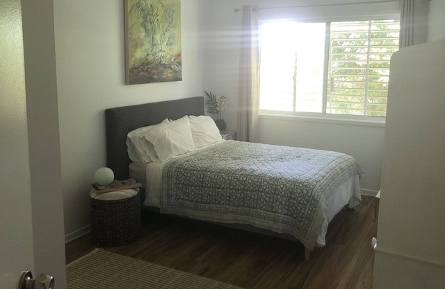 Beautiful Rural home just off hwy and 10 mins to beach and shops.