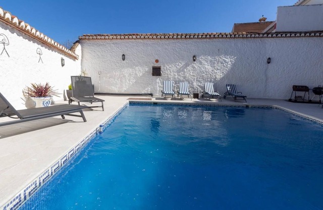 Casa rural preciosa con piscina y barbacoa