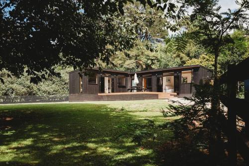 Beautiful Rural Retreat and Sapphire Springs Thermal Mineral Pools